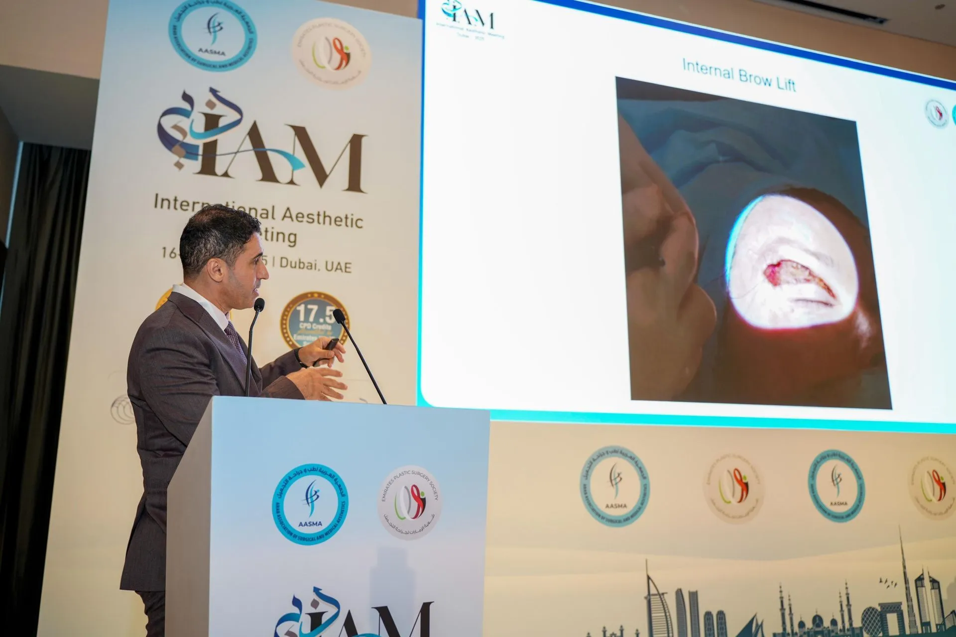 Доктор Халед Омар представил уникальные авторские методики на международной конференции в Дубае